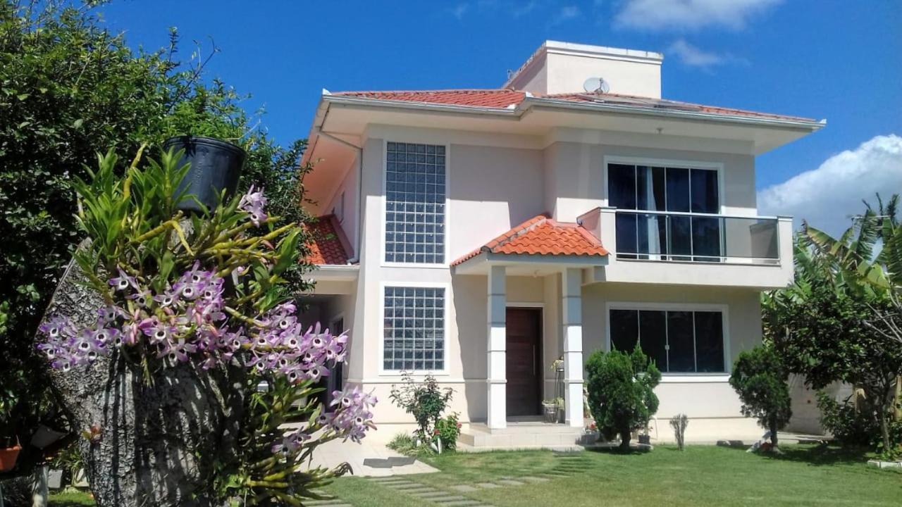 Linda Casa De *